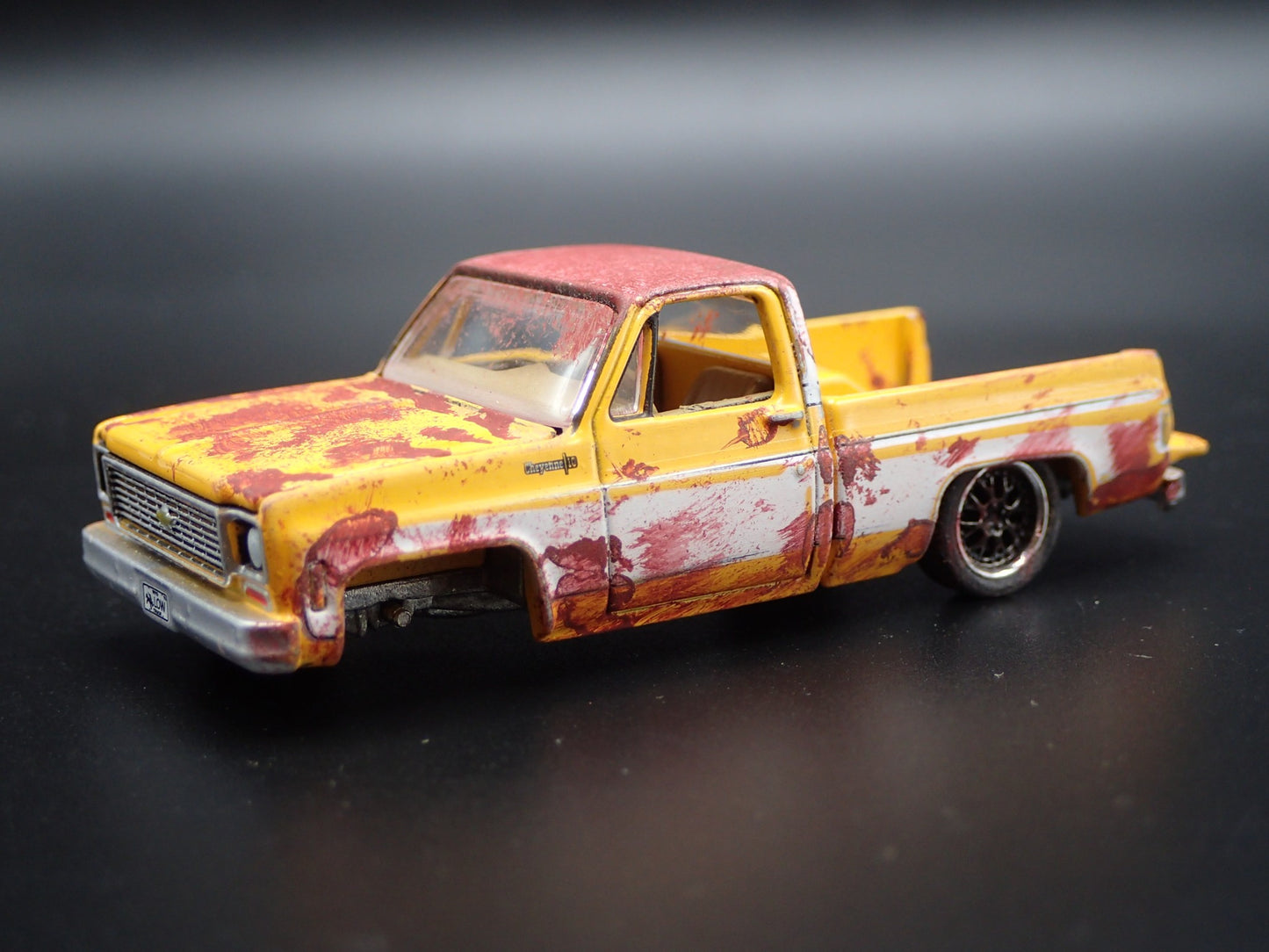 1973 73 CHEVY CHEVROLET FLEETSIDE SQUARE BODY TRUCK 1:64 SCALE DIECAST MODEL CAR