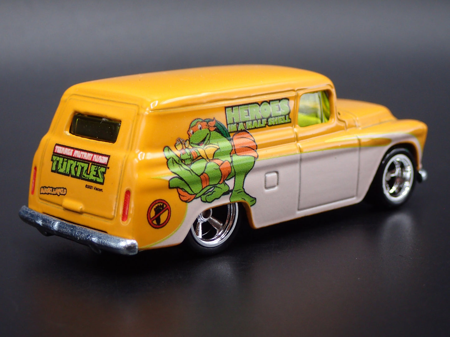 1955 CHEVY CHEVROLET PANEL DELIVERY NINJA TURTLES 1:64 SCALE DIECAST MODEL CAR