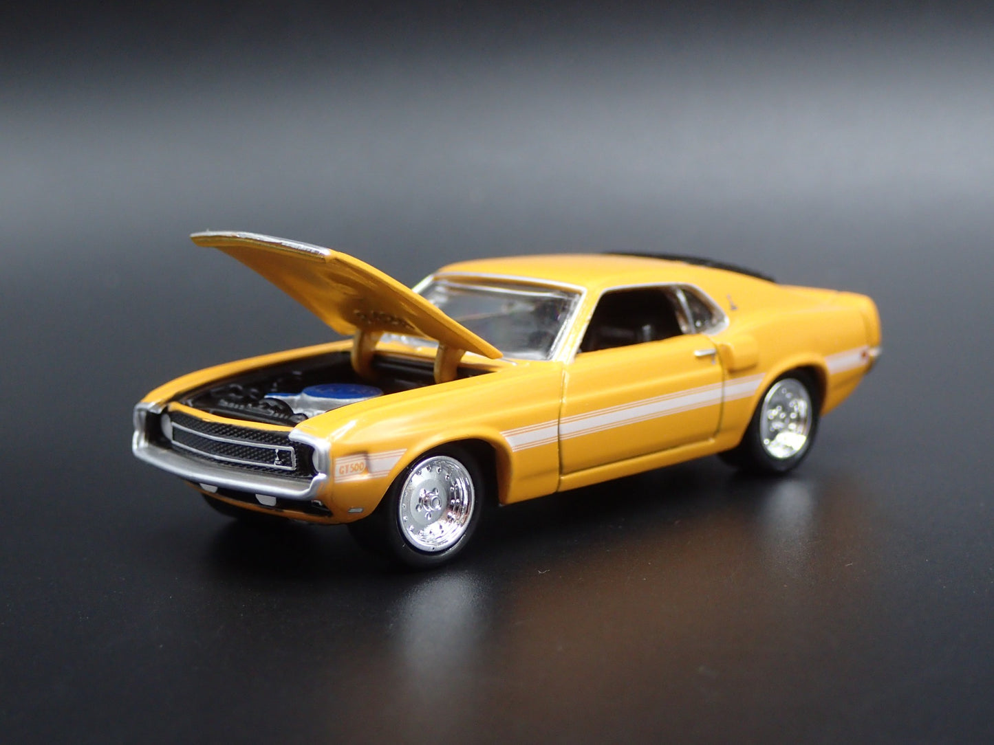 1969 69 FORD MUSTANG SHELBY GT500 COUPE 1/64 SCALE DIORAMA DIECAST MODEL CAR