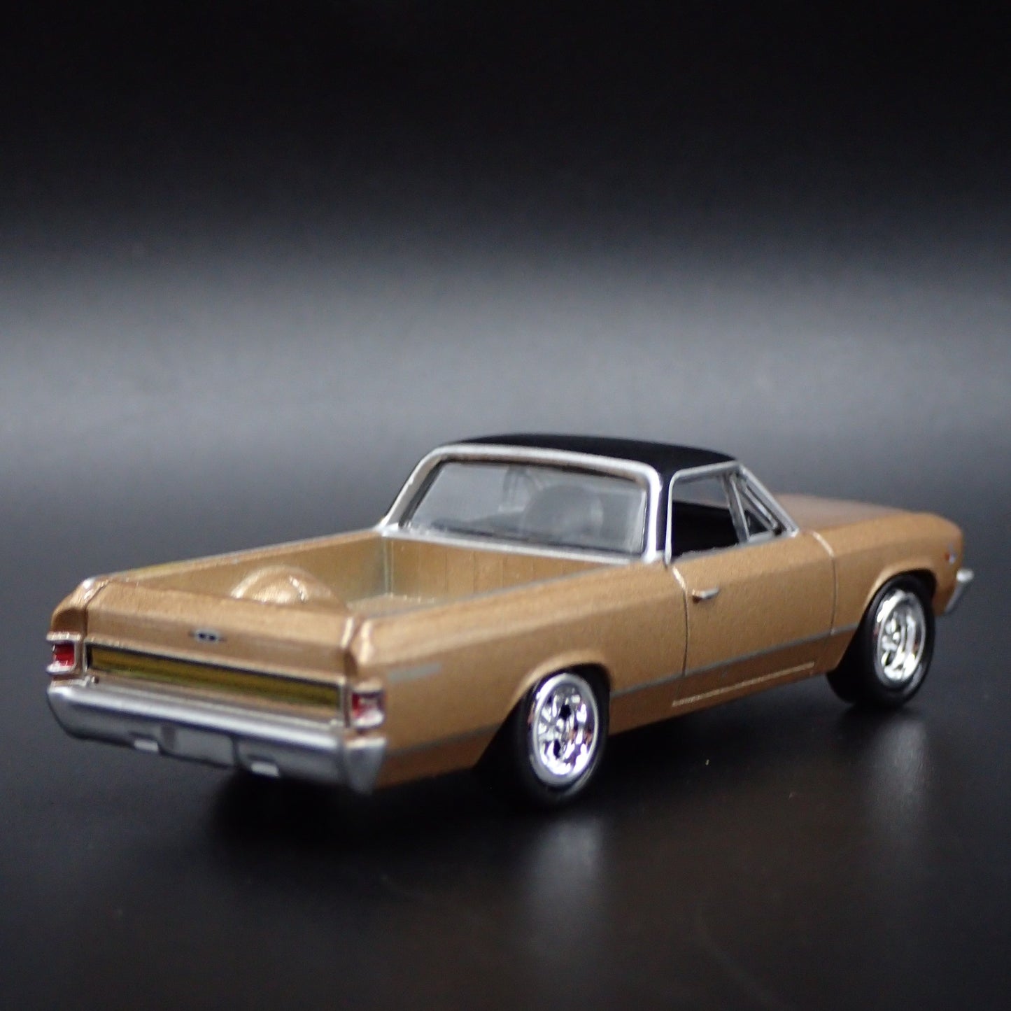 1967 67 CHEVY CHEVROLET EL CAMINO GOLD RARE 1:64 SCALE DIORAMA DIECAST MODEL CAR