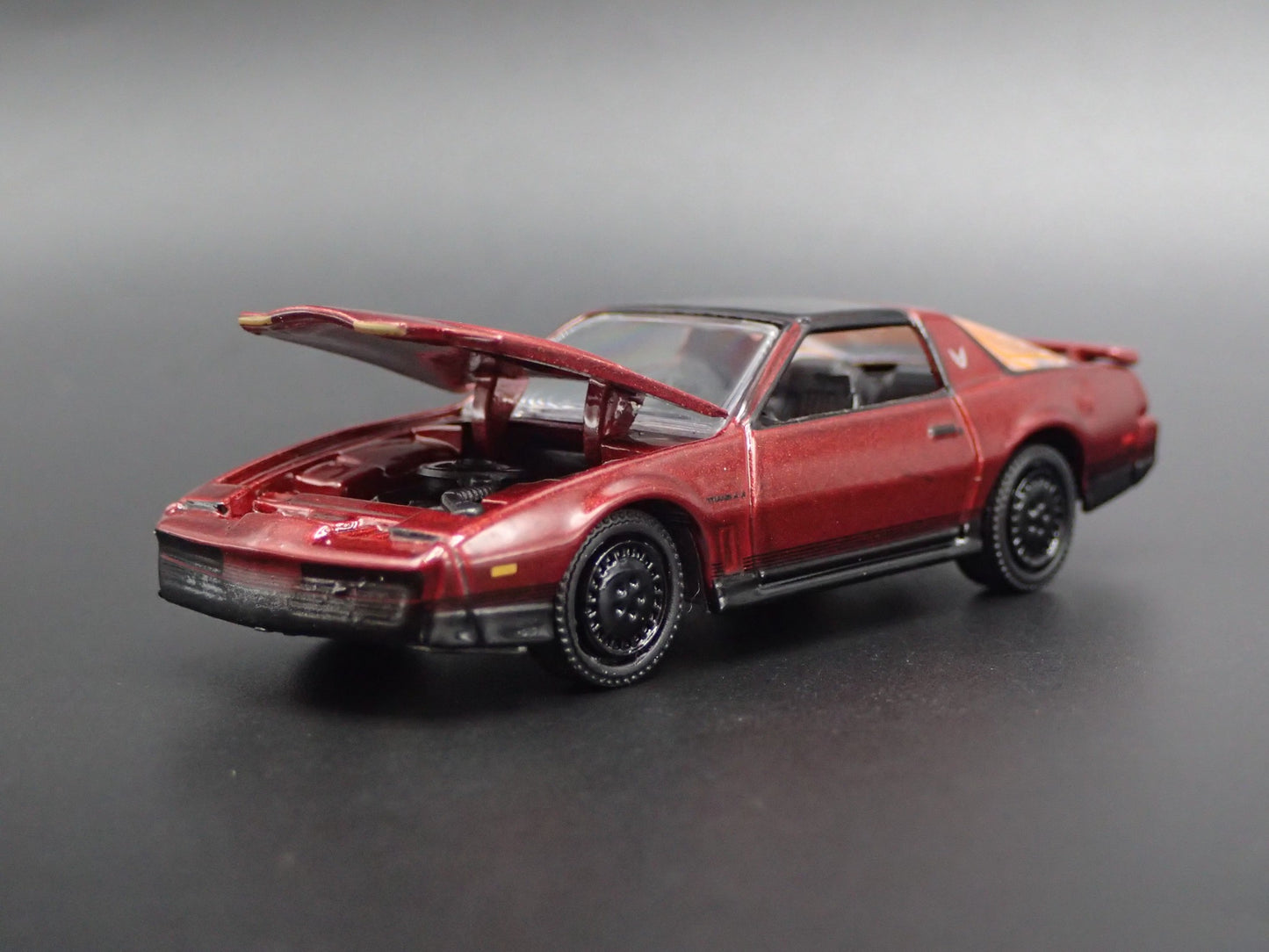 1984 84 PONTIAC FIREBIRD TRANS AM TA 1:64 SCALE COLLECTIBLE DIECAST MODEL CAR