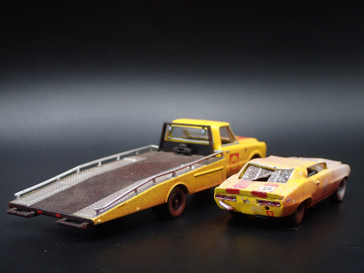 1967 CHEVY C30 RAMP TRUCK SHELL RACING w/ 1969 CAMARO 1:64 DIECAST MODEL CAR