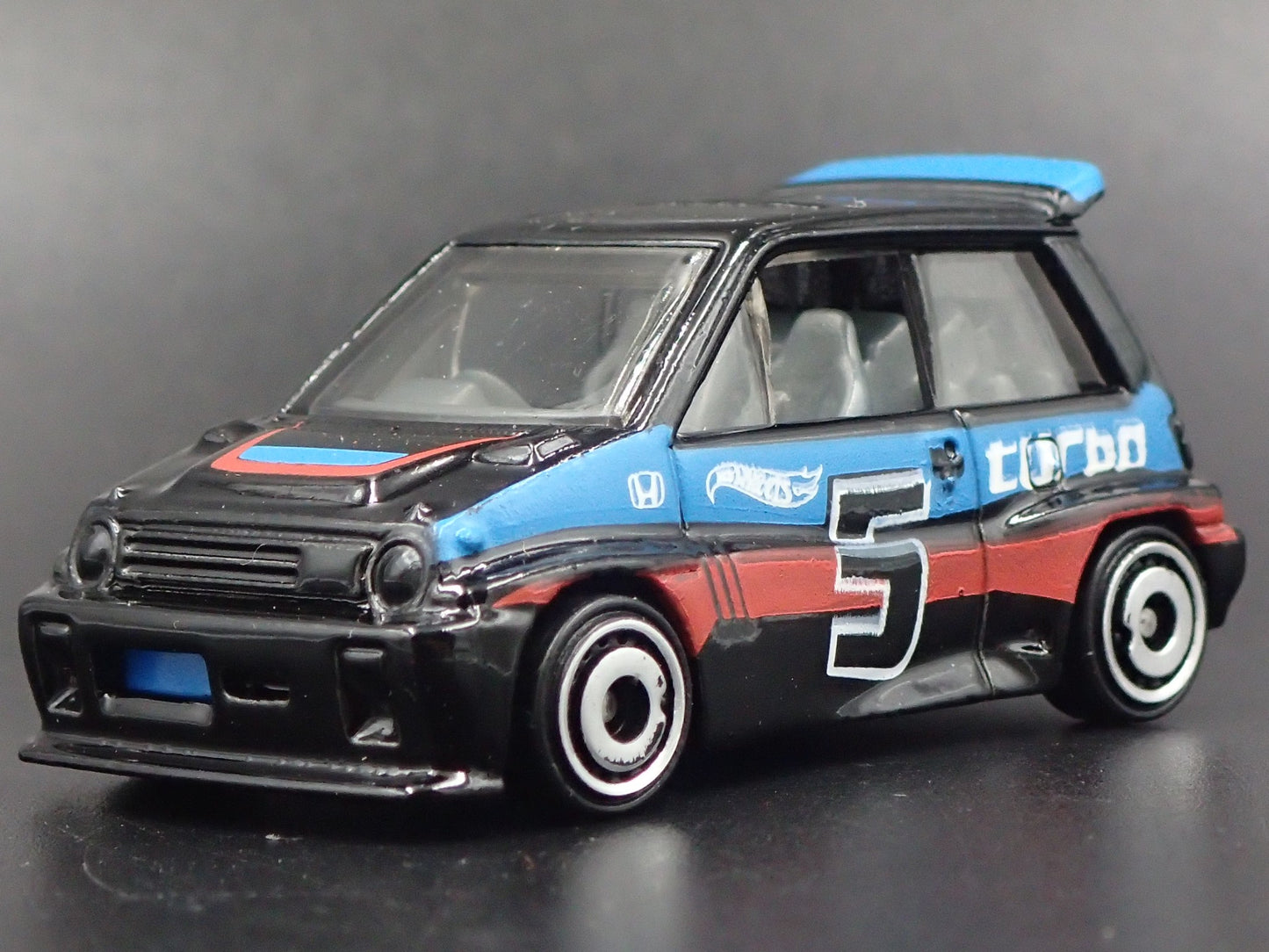 1981-1986 HONDA CITY TURBO II 1:64 SCALE COLLECTIBLE DIORAMA DIECAST MODEL CAR