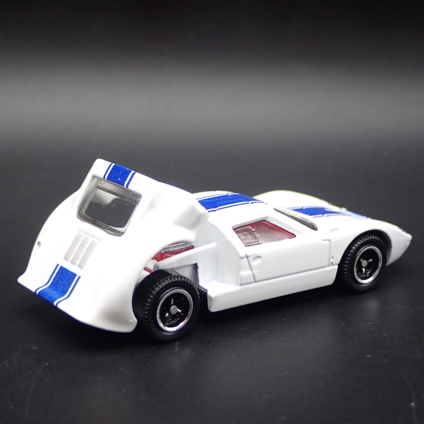 1965 65 FORD GT40 SUPER CAR WHITE 1:64 SCALE COLLECTIBLE DIECAST MODEL CAR