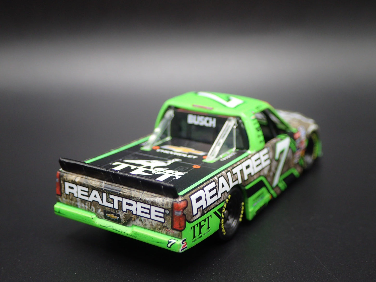 2024 CHEVY SILVERADO 7 KYLE BUSCH REALTREE TEXAS NASCAR TRUCK 1:64 DIECAST CAR