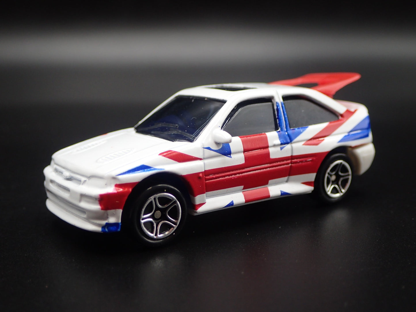 FORD ESCORT COSWORTH UNION JACK ENGLAND FLAG WHITE 1:64 SCALE DIECAST MODEL CAR