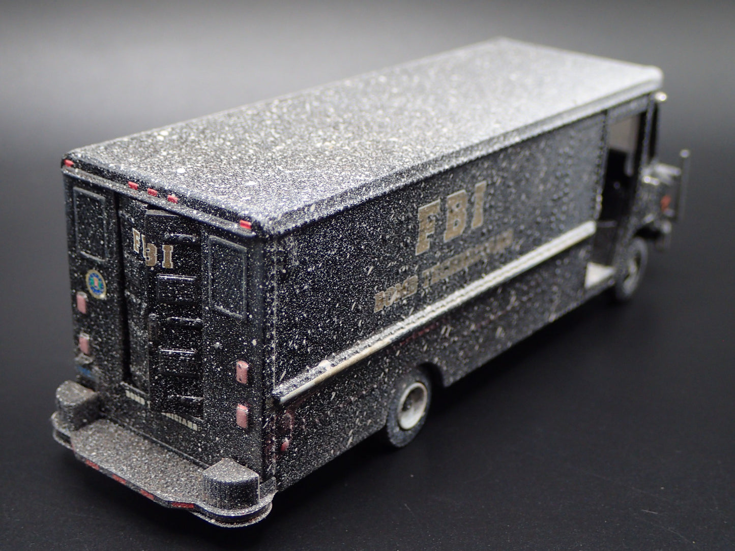 2019 19 FBI BOMB TECHNICIAN STEP VAN ABANDONED 1:64 SCALE DIECAST MODEL CAR