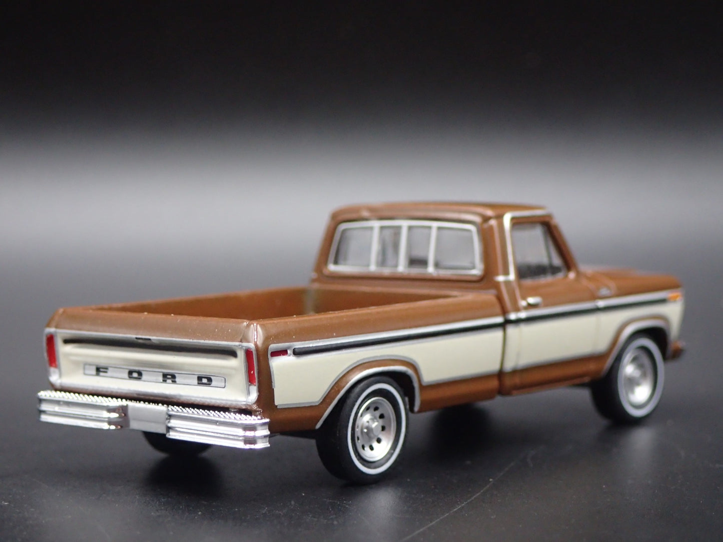 1979 79 FORD F150 LONG BED PICKUP TRUCK 1/64 SCALE DIORAMA DIECAST MODEL CAR