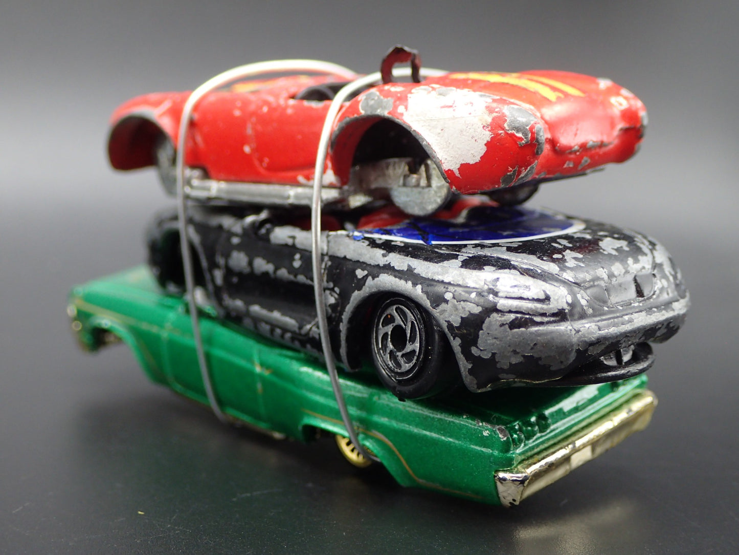 FORD CHEVROLET 3 CARS CRUSHED ON A FLATBED TRAILER 1:64 SCALE DIECAST MODEL CAR