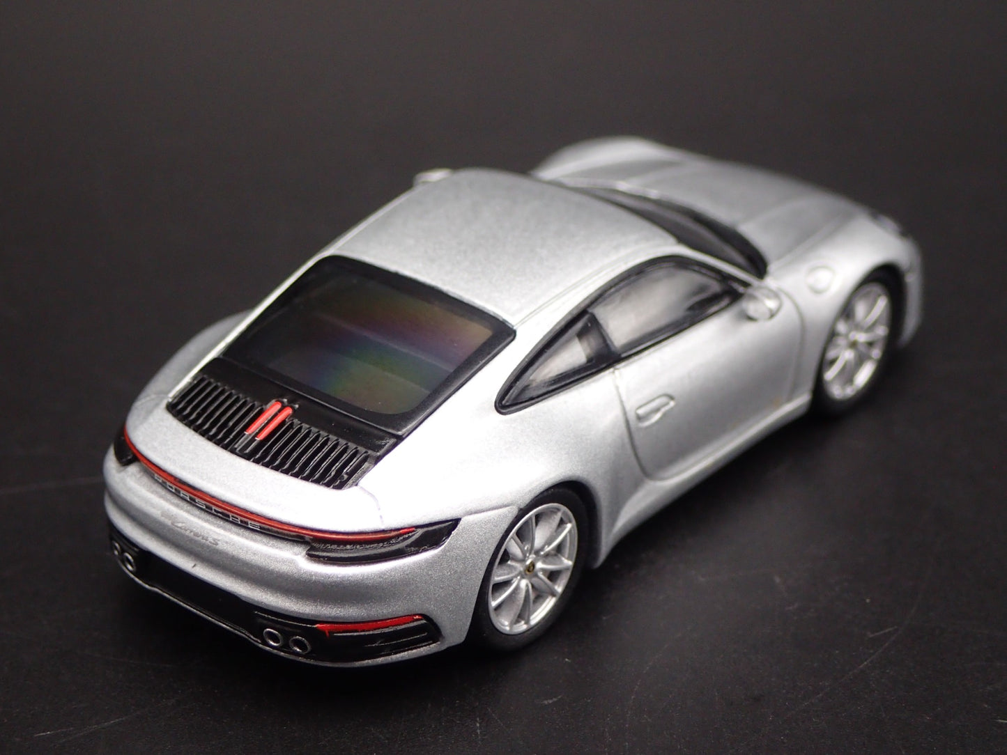 2018-2025 PORSCHE 911 CARRERA 4S 992 SILVER 1:64 SCALE DIORAMA DIECAST MODEL CAR