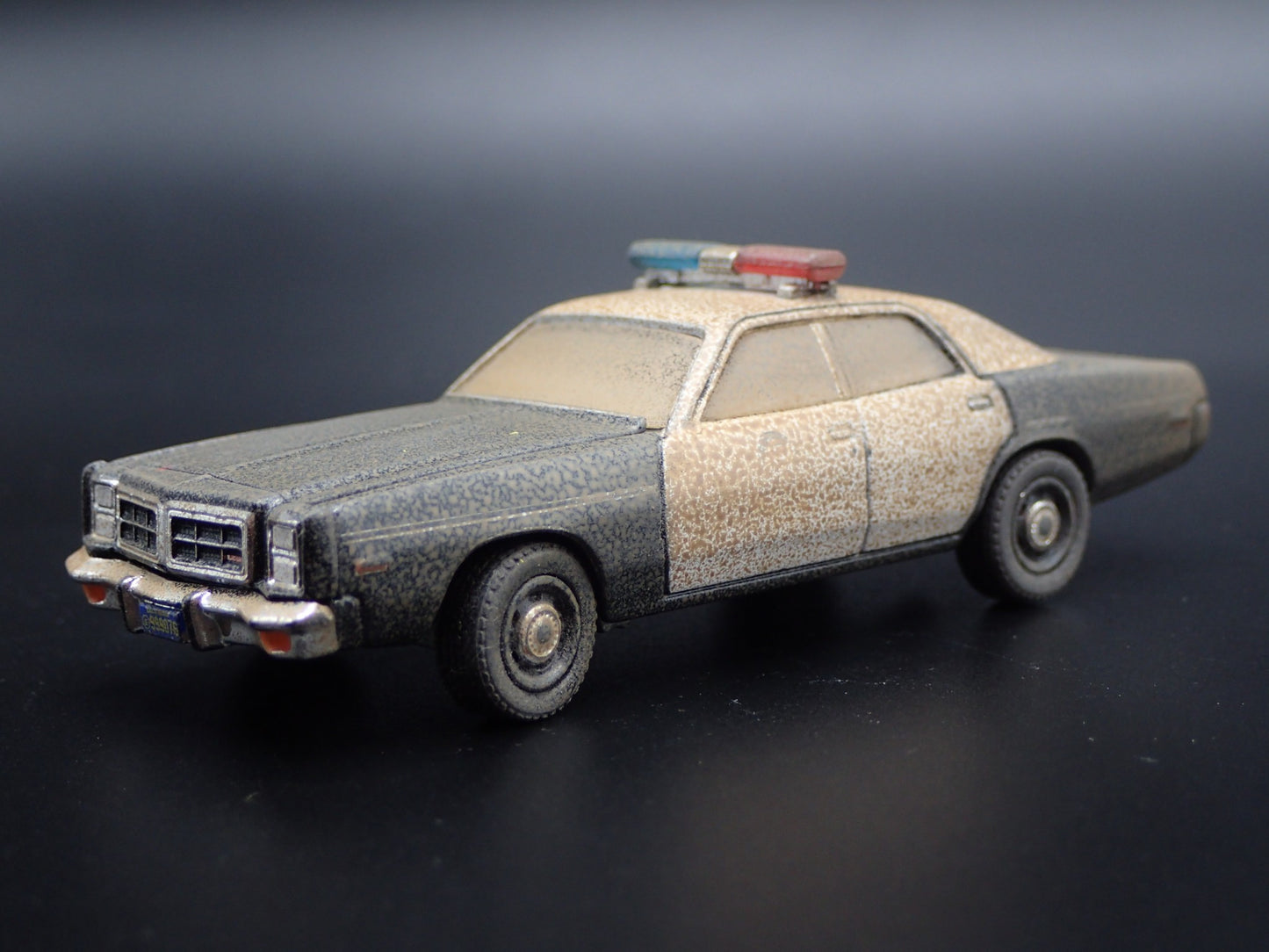 1977 77 DODGE MONACO LAPD, CA POLICE CAR BARN FIND 1/64 SCALE DIECAST MODEL CAR