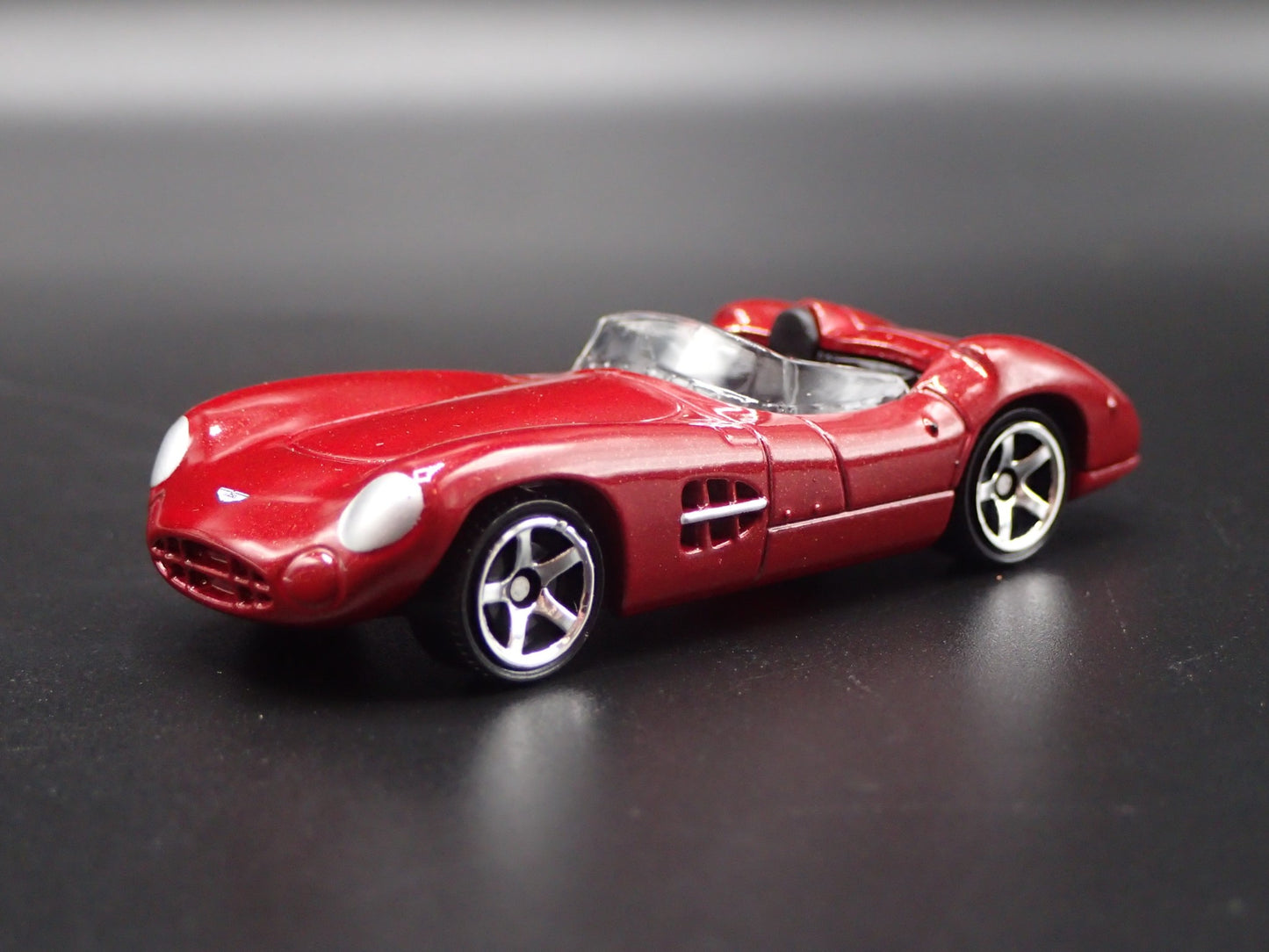 1956 56 ASTON MARTIN DBR1 CONVERTIBLE RED 1/64 SCALE DIORAMA DIECAST MODEL CAR