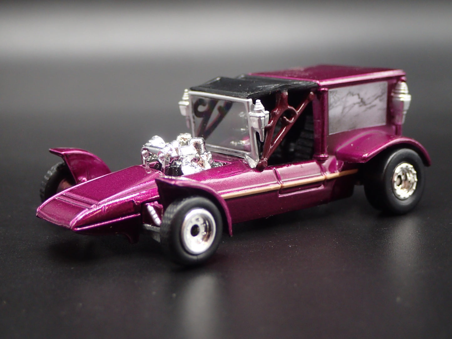SURF HEARSE GEORGE BARRIS CUSTOM CAR PURPLE 1:64 SCALE DIORAMA DIECAST MODEL CAR