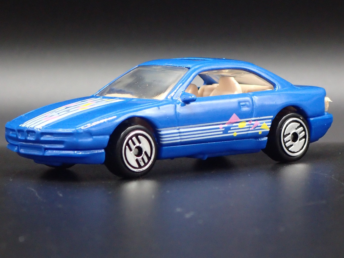 1990-1999 BMW 850i BLUE 1:64 SCALE LIMITED COLLECTIBLE DIORAMA DIECAST MODEL CAR