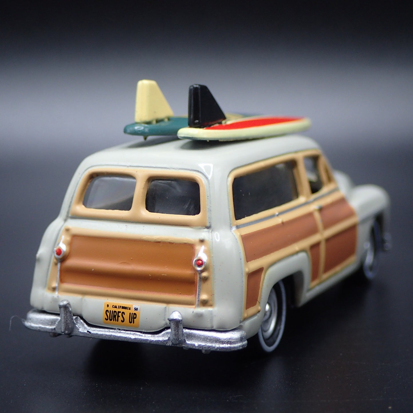 1950 50 MERC MERCURY WOODY WAGON W SURFBOARDS GRAY 1:64 SCALE DIECAST MODEL CAR