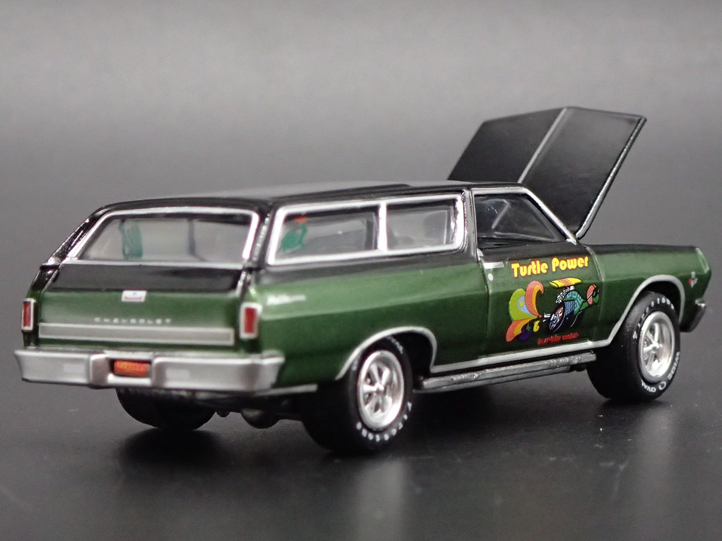 1965 65 CHEVY CHEVROLET CHEVELLE STATION WAGON 1:64 SCALE DIECAST MODEL CAR