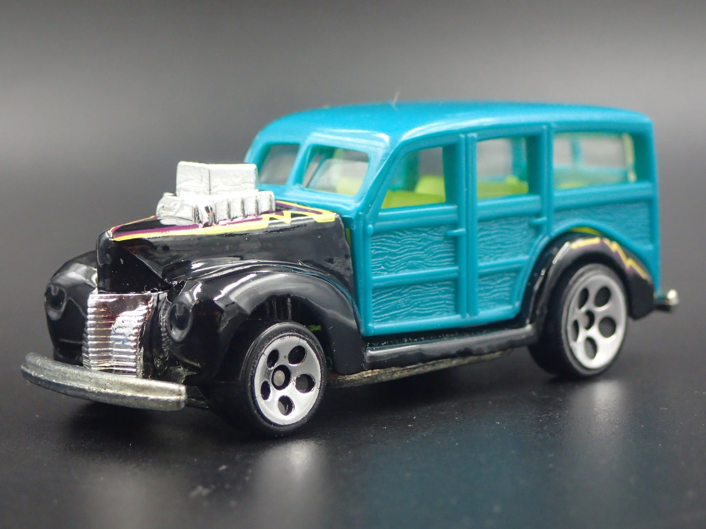 1940 40 FORD WOODIE WOODY STATION WAGON GREEN 1:64 SCALE DIECAST MODEL CAR