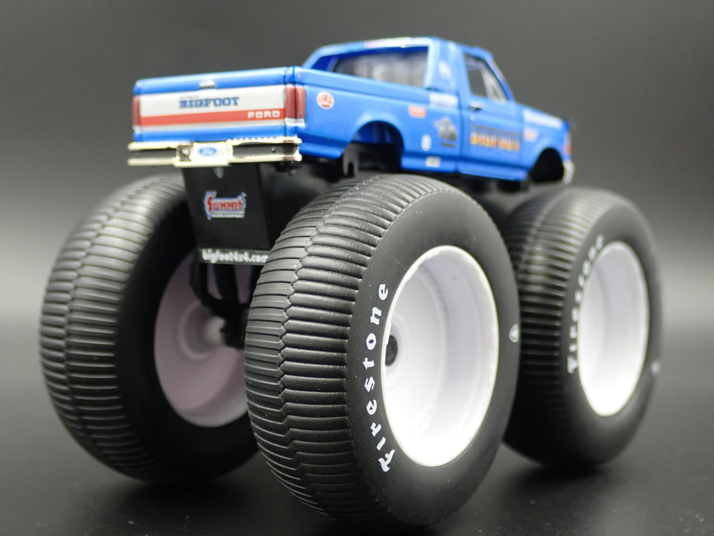 1996 96 FORD F250 MONSTER TRUCK BIGFOOT #5 1/64 SCALE DIORAMA DIECAST MODEL CAR