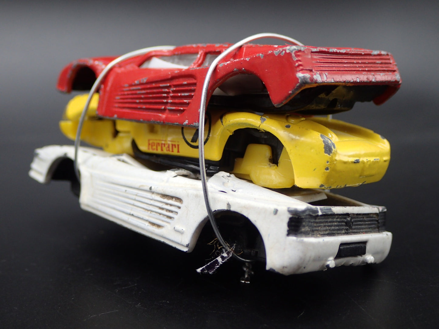 FERRARI/LAMBO 3 CARS CRUSHED ON A FLATBED TRAILER 1:64 SCALE DIECAST MODEL CAR