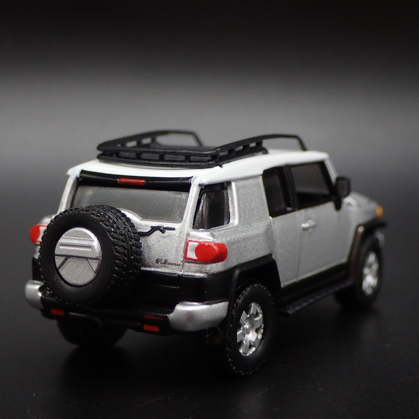 2007-2014 TOYOTA FJ CRUISER SUV 1/64 SCALE COLLECTIBLE DIORAMA DIECAST MODEL CAR