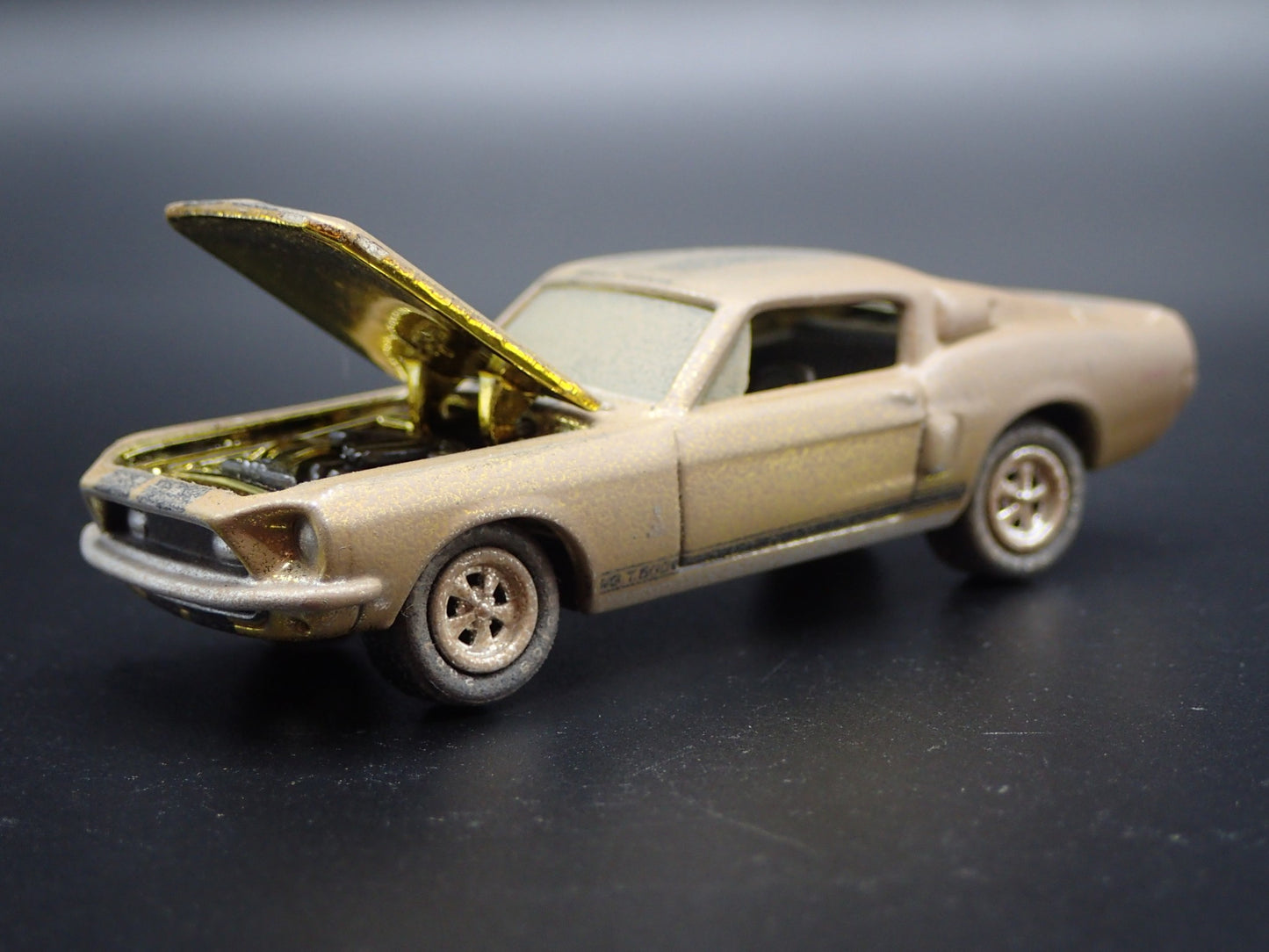 1968 FORD MUSTANG SHELBY GT500 FASTBACK BARN FIND 1:64 SCALE DIECAST MODEL CAR