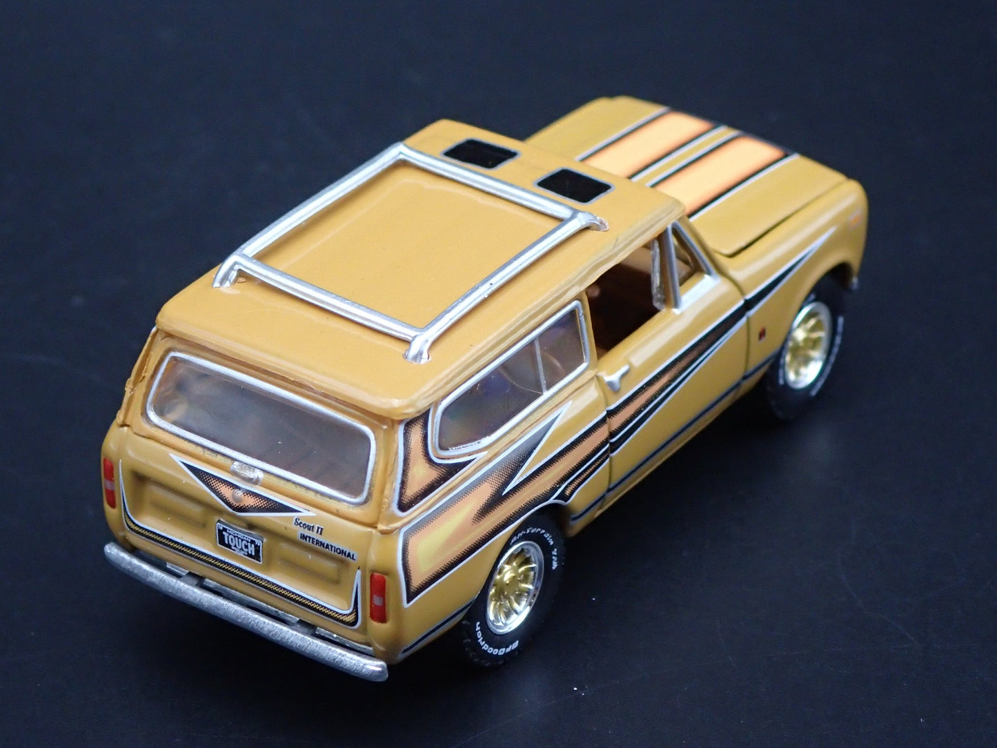 1979 79 INTERNATIONAL SCOUT II MIDAS EDITION GOLD 1:64 SCALE DIECAST MODEL CAR