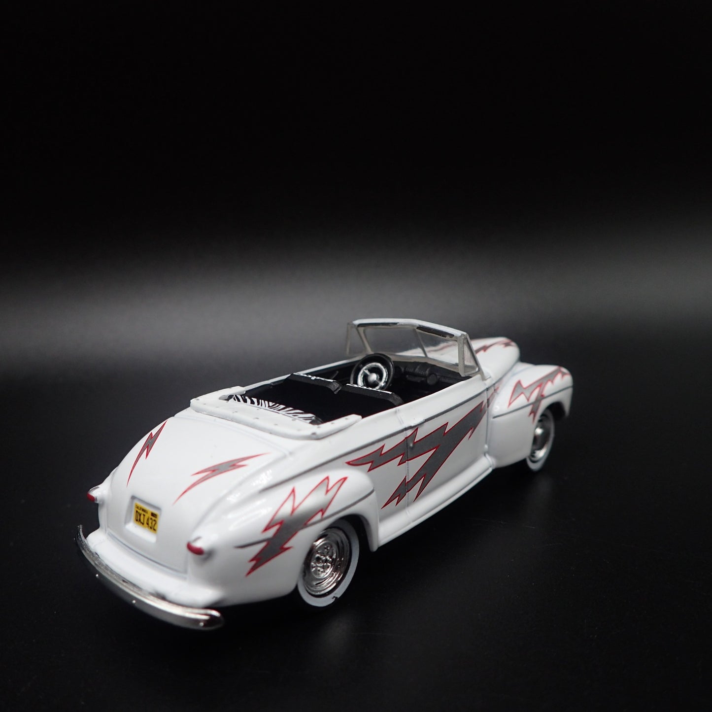 1948 48 FORD DE LUXE GREASED LIGHTNING GREASE WHITE 1:64 SCALE DIECAST MODEL CA