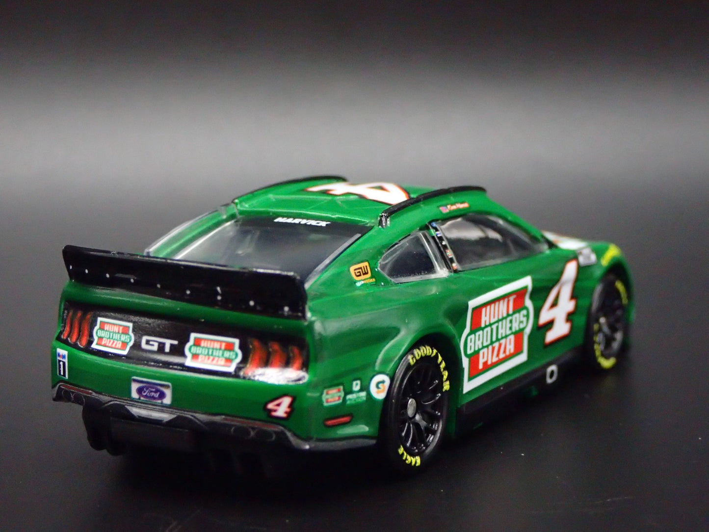 2022 MUSTANG #4 KEVIN HARVICK HUNT BROTHERS PIZZA NASCAR 1:64 DIECAST MODEL CAR
