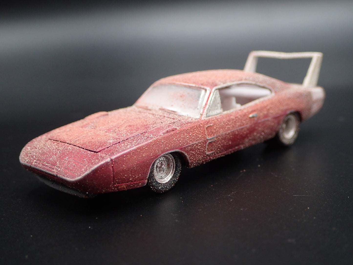 1969 69 DODGE CHARGER DAYTONA CUSTOM BARN FIND RARE 1:64 SCALE DIECAST MODEL CAR