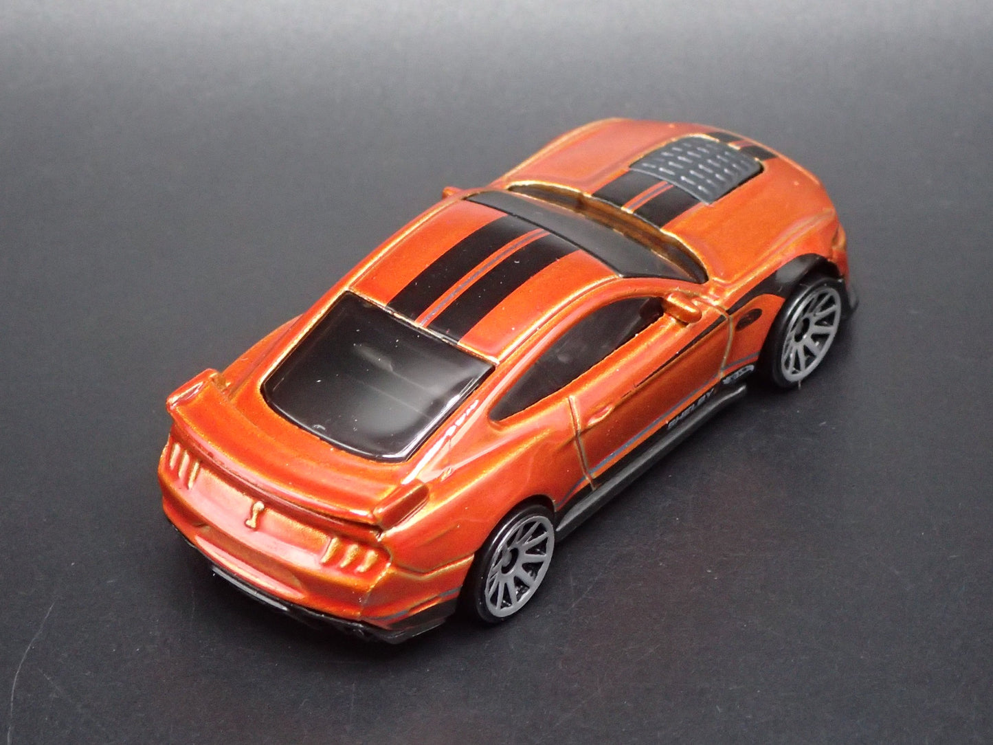 2020-2023 FORD MUSTANG SHELBY GT500 ORANGE 1:64 SCALE DIORAMA DIECAST MODEL CAR