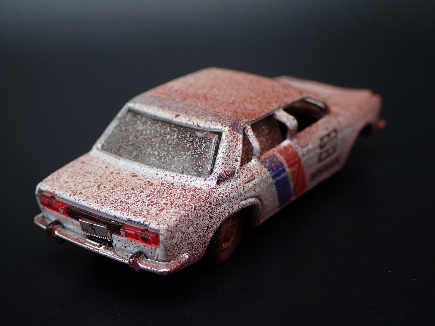 1967-1973 DATSUN BLUEBIRD 1600 SSS FOUR DOOR WRECKED 1:64 DIECAST MODEL CAR