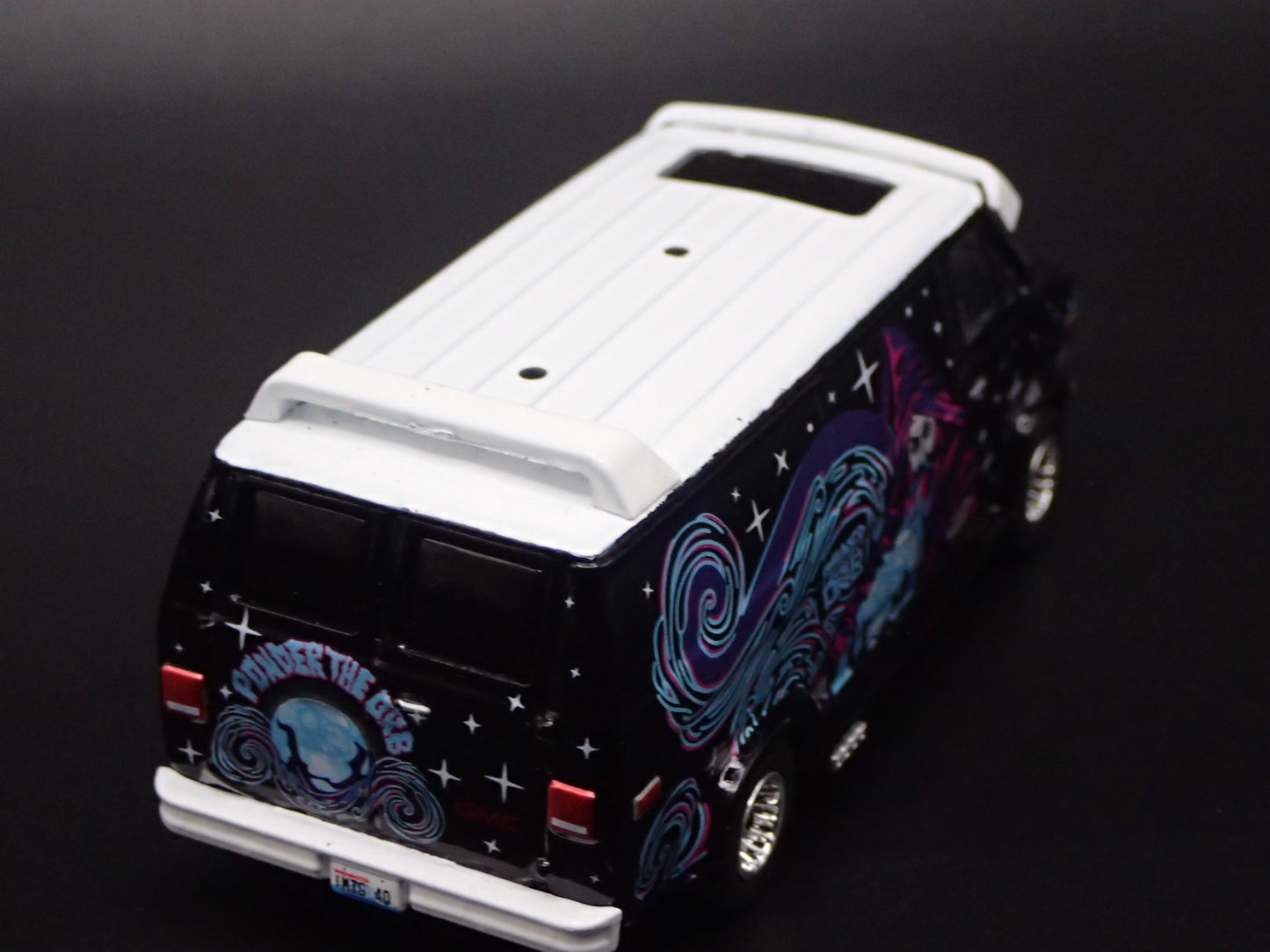 1978 78 GMC VANDURA CUSTOM WIZARD VAN 1/64 SCALE COLLECTIBLE DIORAMA DIECAST CAR