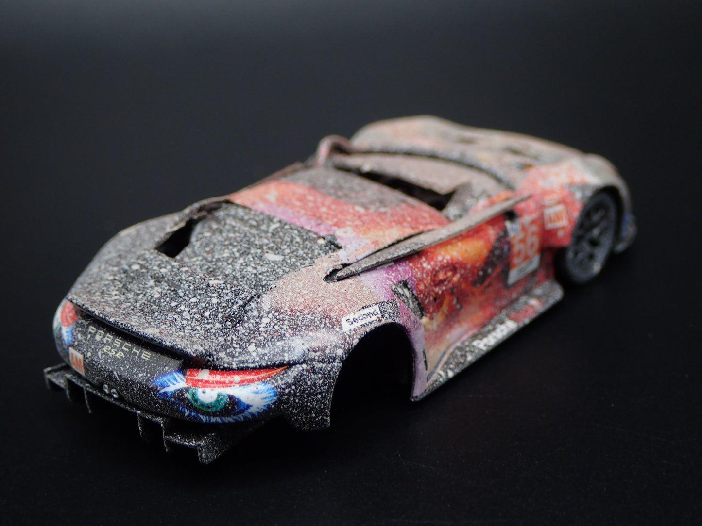 PORSCHE 911 RSR NO 56 24H LEMANS 2019 RACE WRECKED 1:64 SCALE DIECAST MODEL CAR