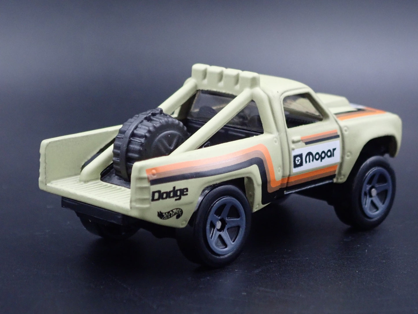 1987 87 DODGE D100 PICKUP TRUCK MOPAR TROPHY TRUCK 1/64 SCALE DIECAST MODEL CAR