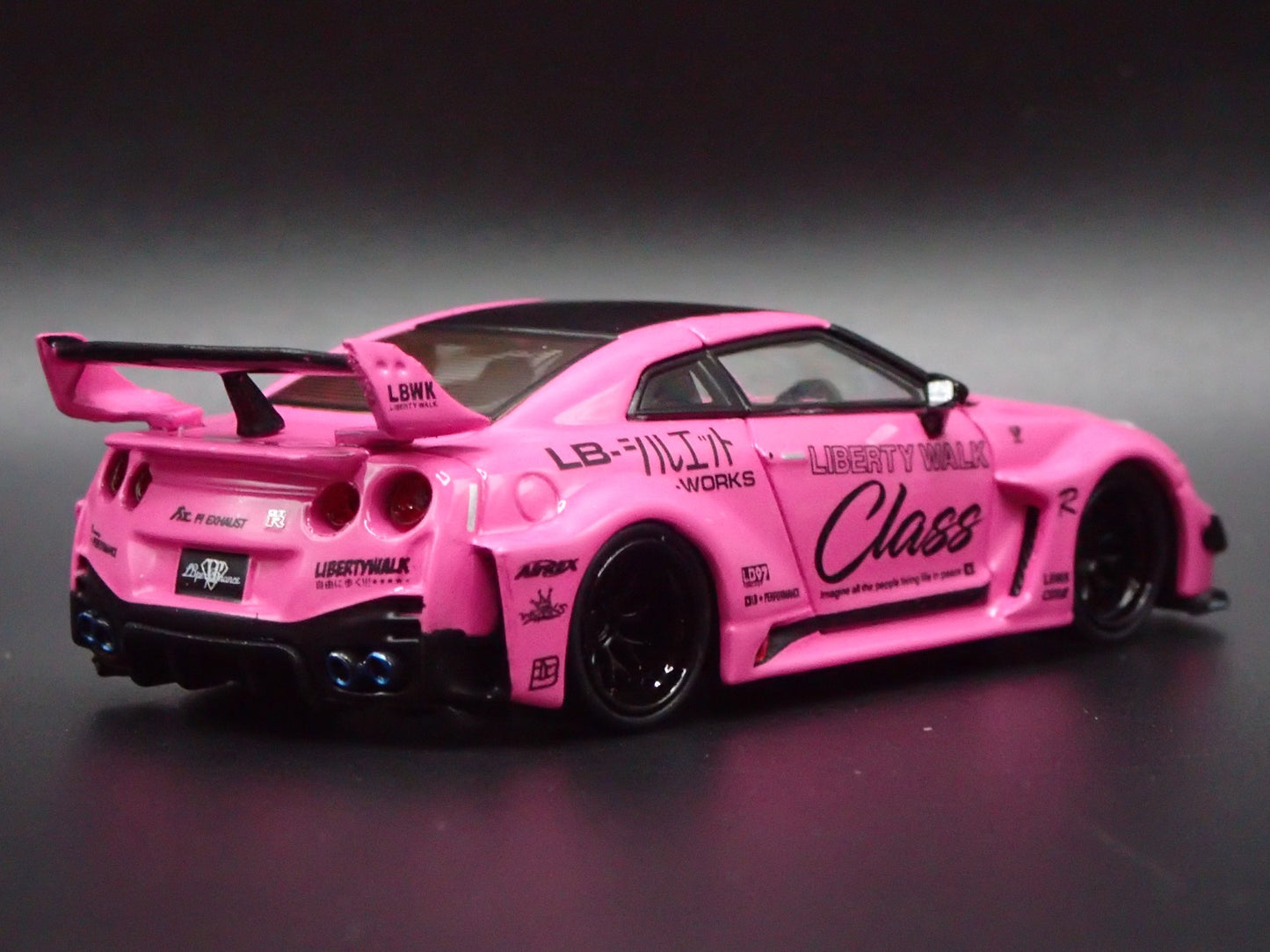 LBWK LB-SILHOUETTE WORKS GT NISSAN 35GT-RR R35 1:64 SCALE DIECAST MODEL CAR