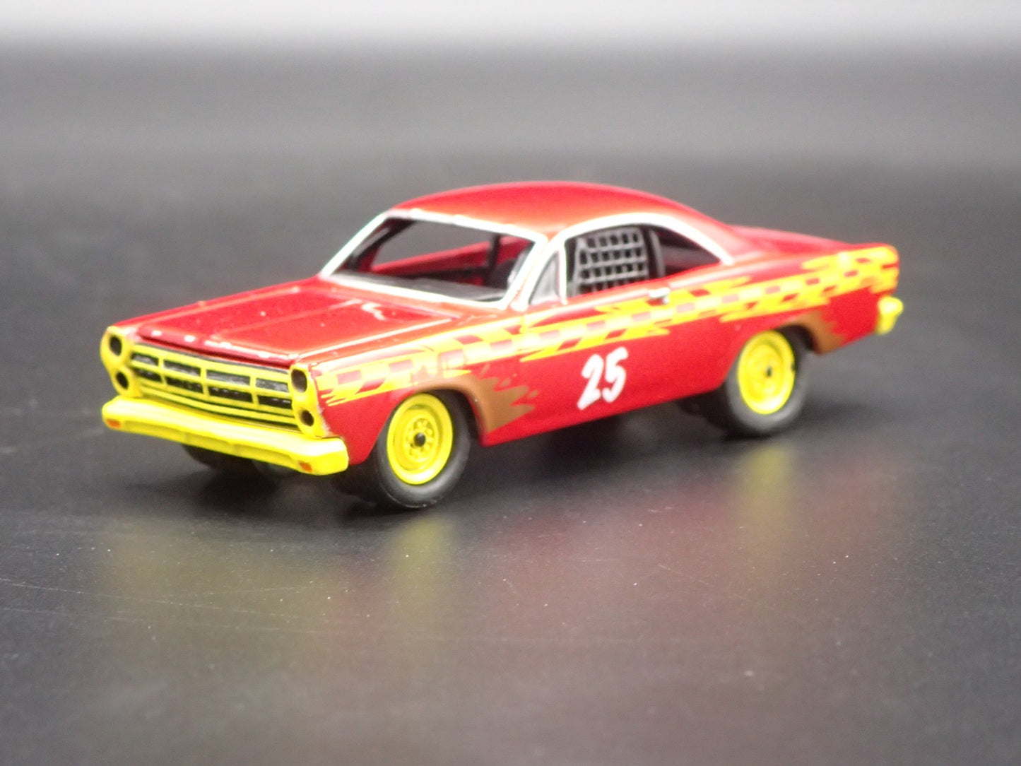 1967 67 FORD FAIRLANE STOCK CAR DEMOLITION DERBY 1/64 SCALE DIECAST MODEL CAR