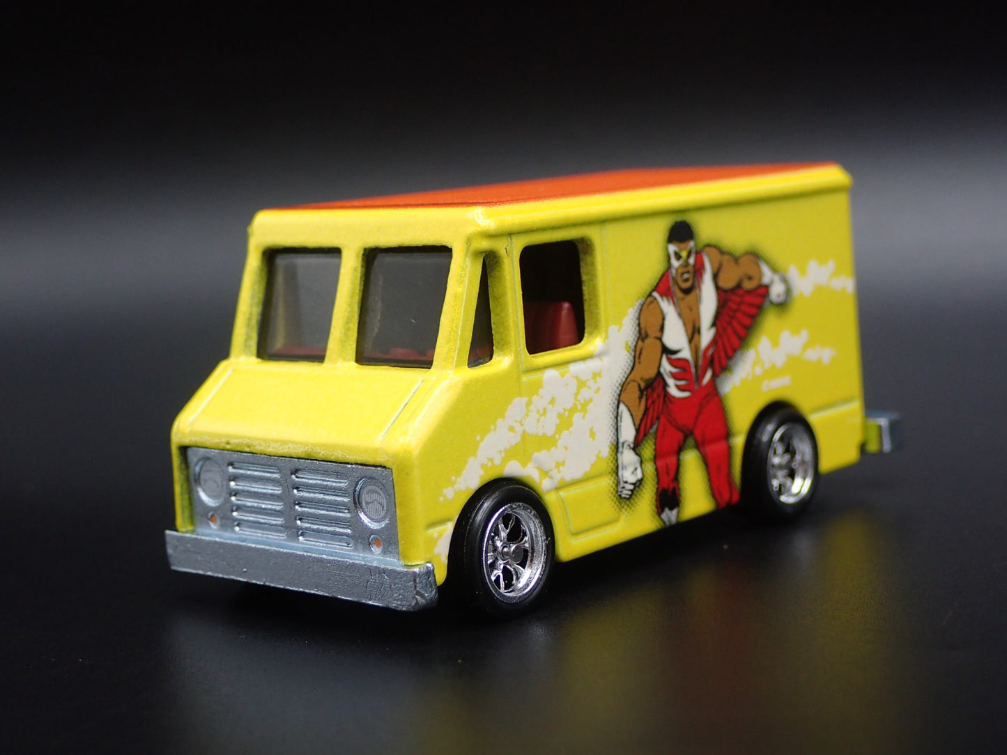 GMC STEP BOX VAN MARVEL THE FALCON YELLOW 1:64 SCALE DIORAMA DIECAST MODEL CAR