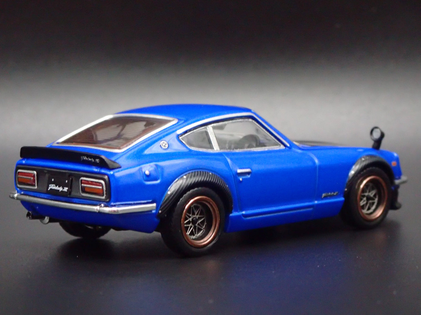 DATSUN FAIRLADY Z S30 JDM RARE 1/64 SCALE COLLECTIBLE DIORAMA DIECAST MODEL CAR