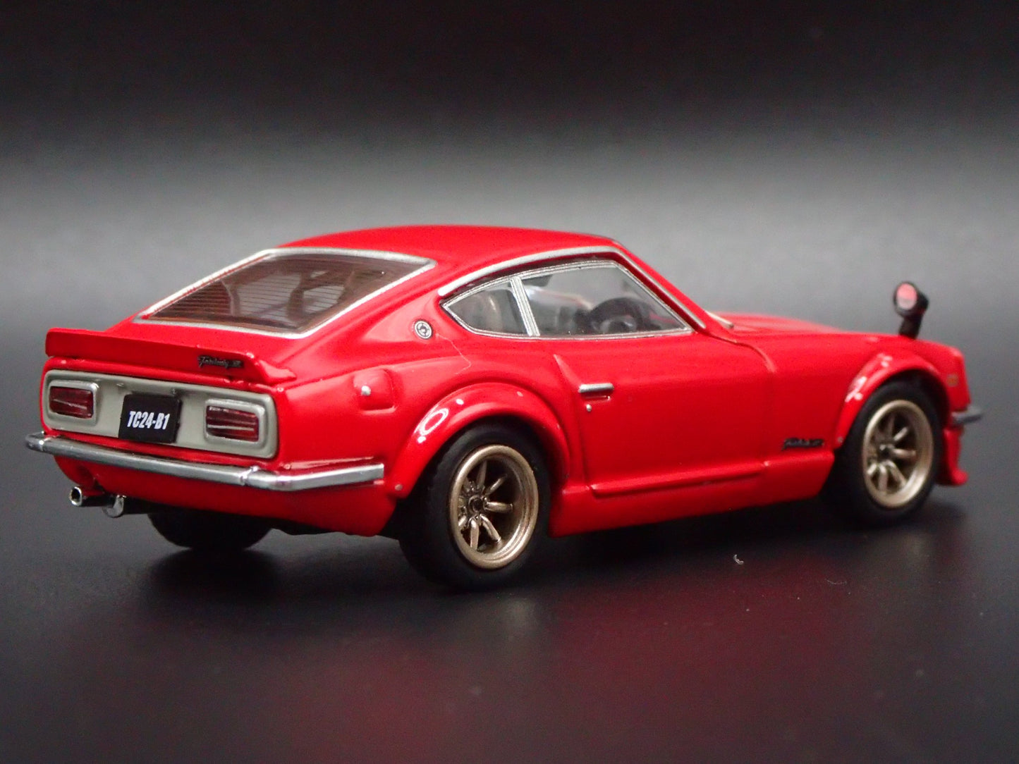 DATSUN FAIRLADY Z S30 JDM RARE 1/64 SCALE COLLECTIBLE DIORAMA DIECAST MODEL CAR