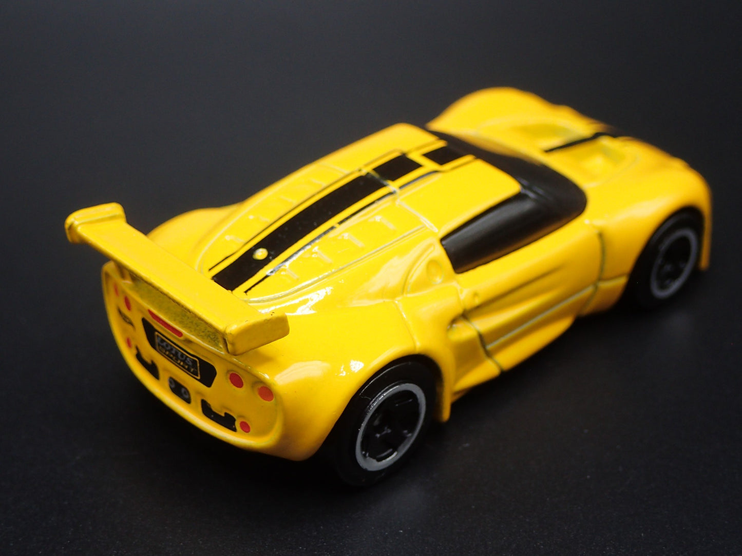 LOTUS SPORT ELISE YELLOW 1/64 SCALE COLLECTIBLE DIORAMA DIECAST MODEL CAR