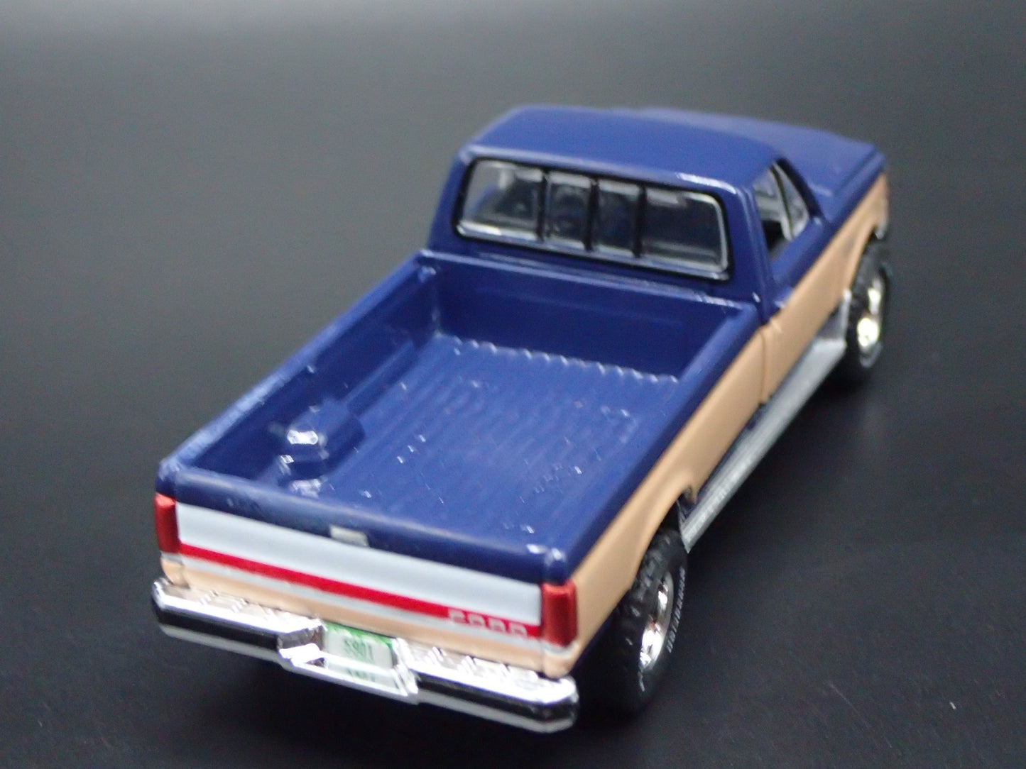 1987 87 FORD F150 XLT LARIAT PICKUP TRUCK 1:64 SCALE DIORAMA DIECAST MODEL CAR