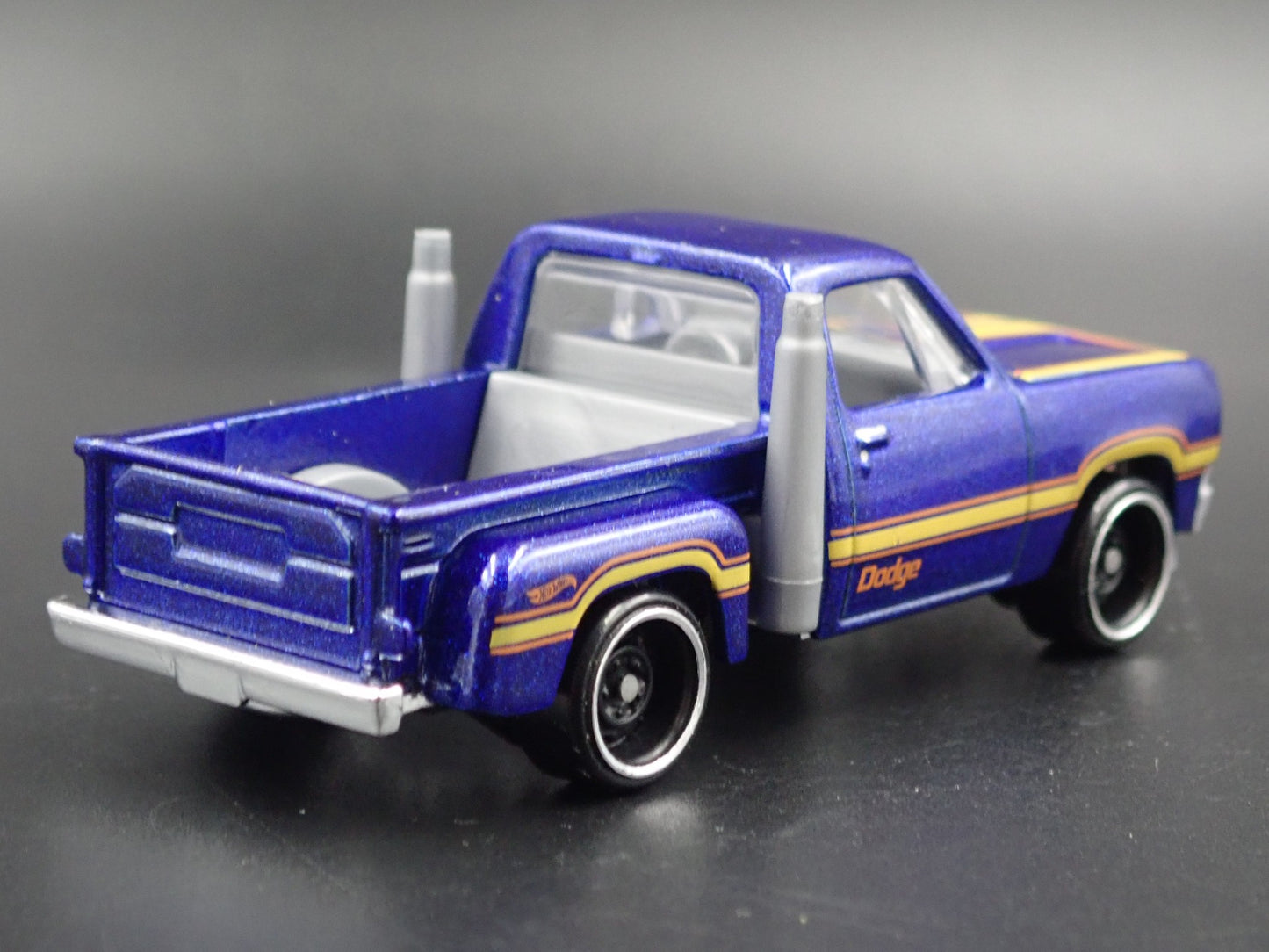 1978 78 DODGE WARLOCK PICKUP TRUCK BLUE 1/64 SCALE COLLECTIBLE DIECAST MODEL CAR