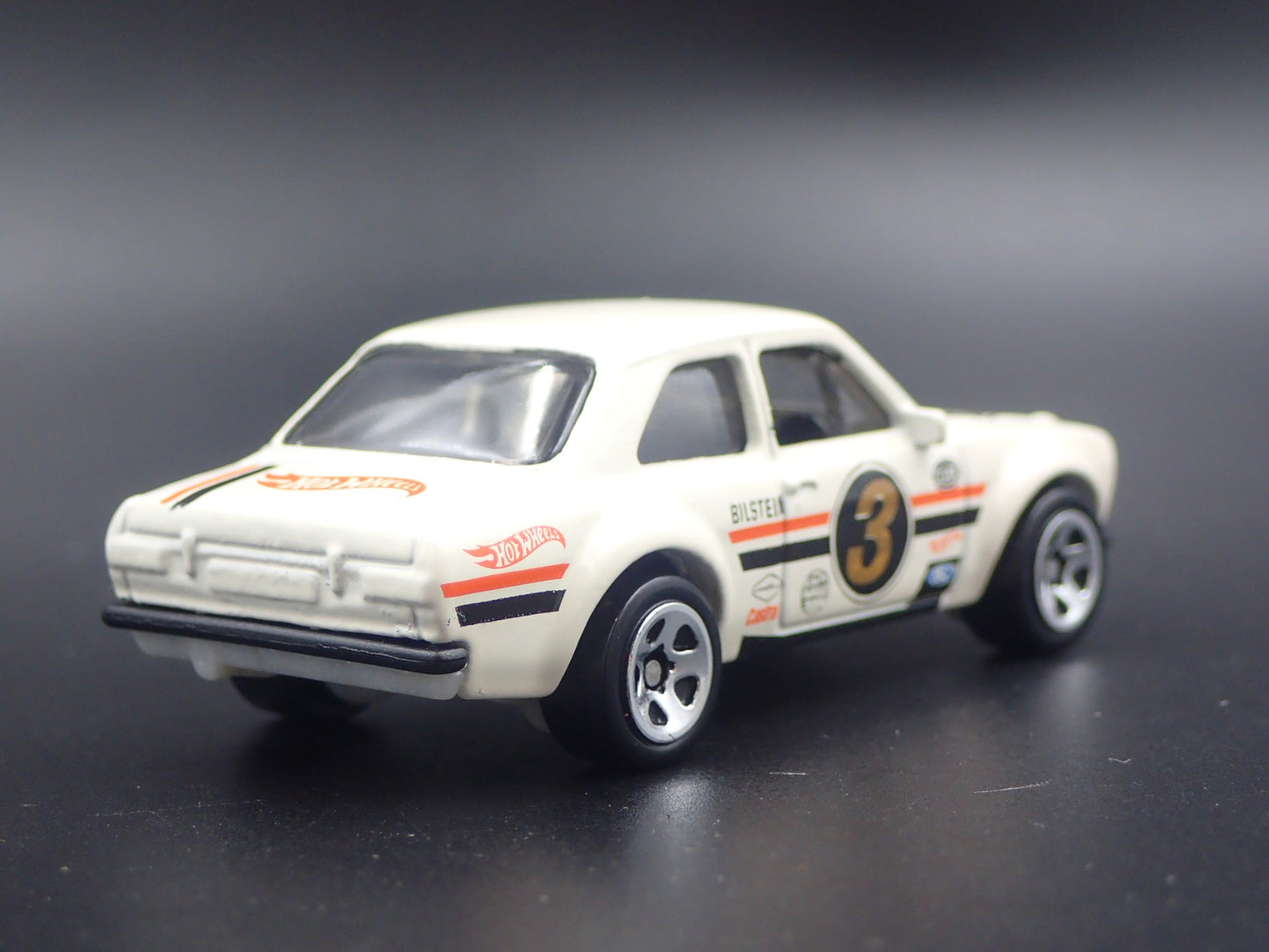 1970 70 FORD ESCORT RS1600 GUM BALL 3000 WHITE 1:64 SCALE DIECAST MODEL CAR