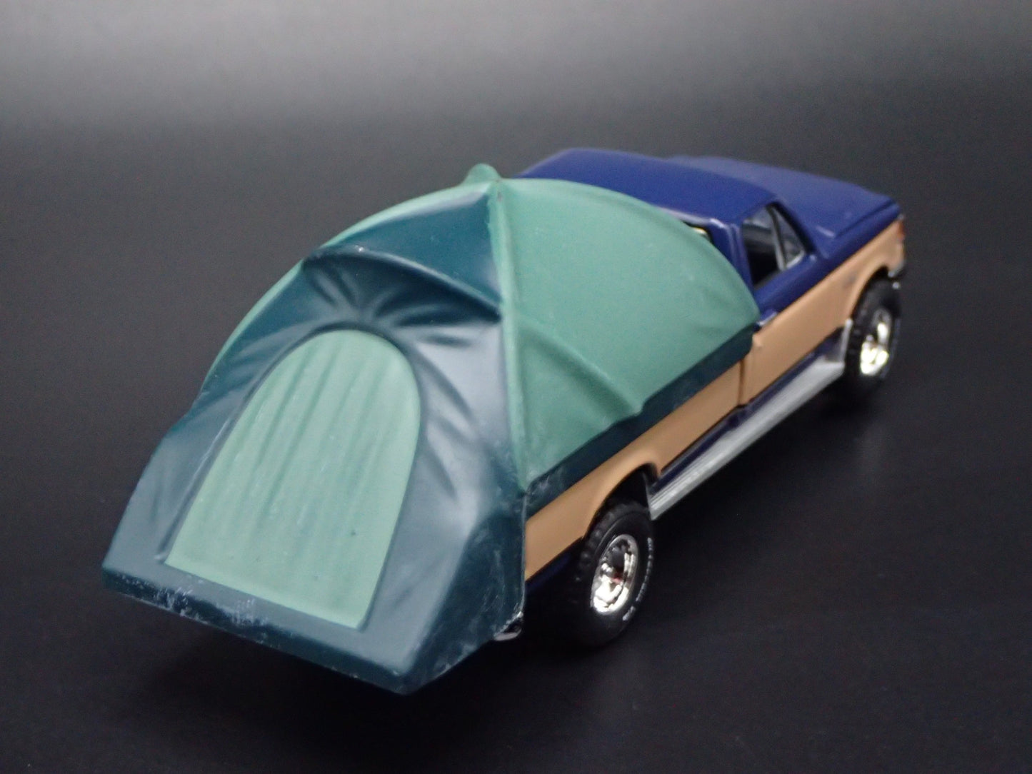 1987 87 FORD F150 XLT LARIAT PICKUP TRUCK w TENT 1:64 SCALE DIECAST MODEL CAR