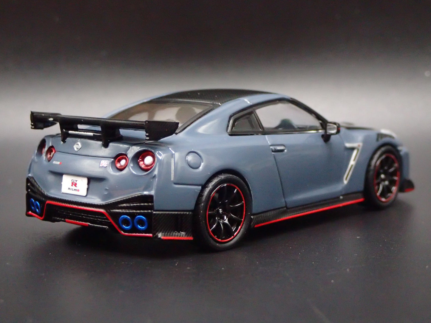 NISSAN GT-R GTR R35 NISMO SPECIAL EDITION 1:64 SCALE DIORAMA DIECAST MODEL CAR