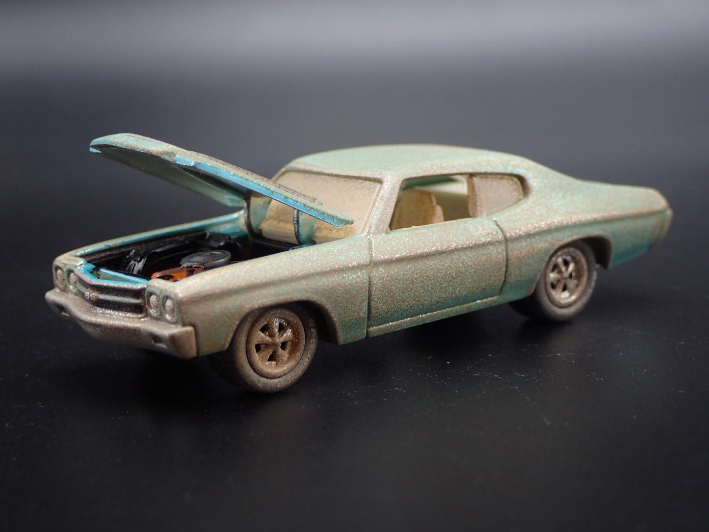 1970 70 CHEVY CHEVROLET CHEVELLE BARN FIND 1:64 SCALE DIORAMA DIECAST MODEL CAR
