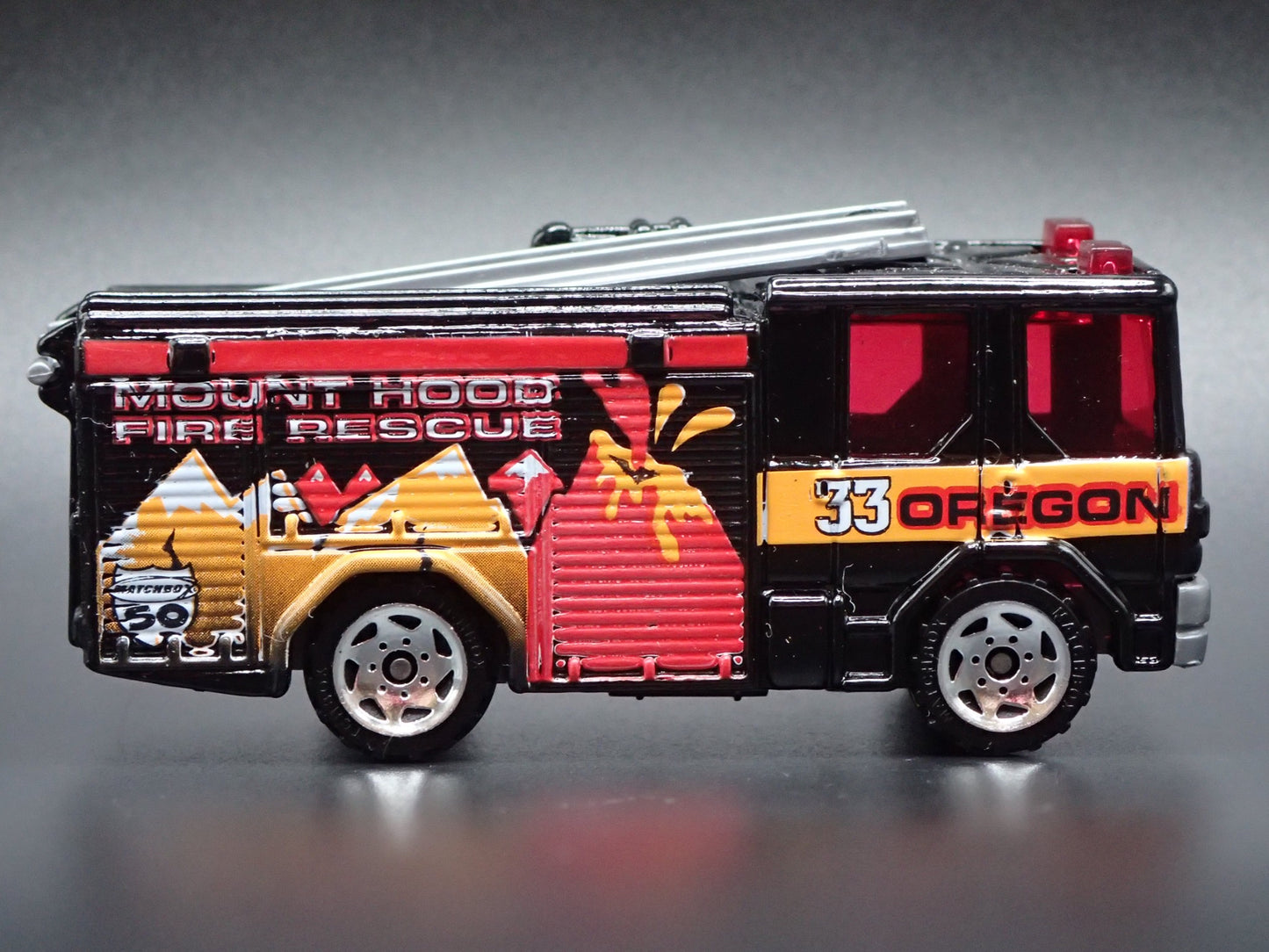 DENNIS SABRE FIRE ENGINE TRUCK OREGON BLACK 1:64 MB SCALE DIECAST MODEL CAR