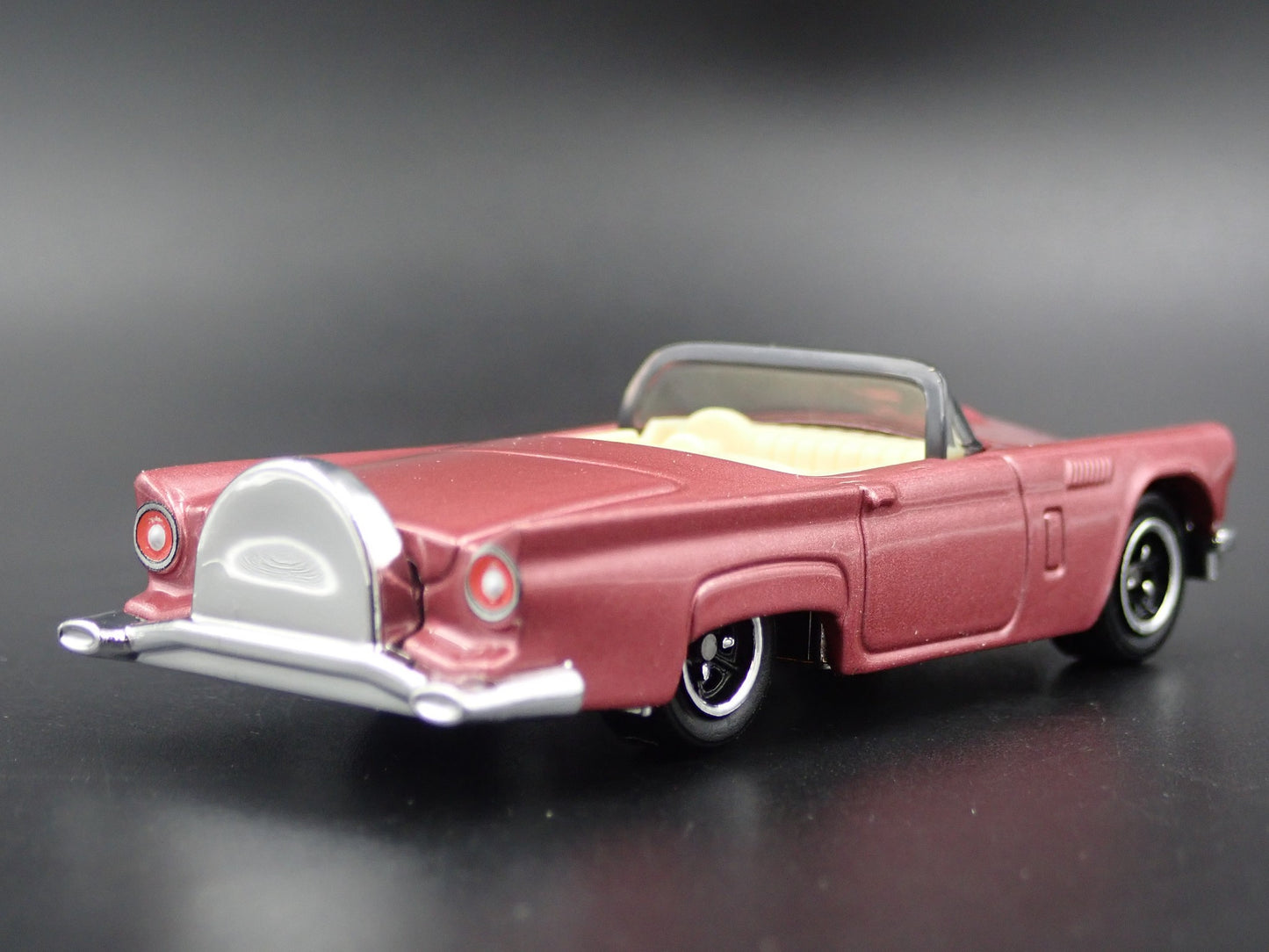 1957 57 FORD THUNDERBIRD TBIRD CONVERTIBLE 1:64 SCALE DIORAMA DIECAST MODEL CAR
