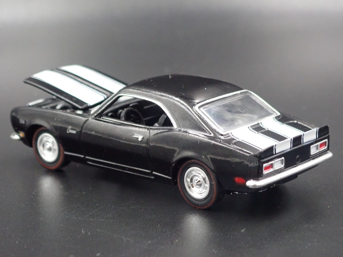 1968 68 CHEVY CHEVROLET CAMARO Z/28 BLACK 1:64 SCALE DIORAMA DIECAST MODEL CAR