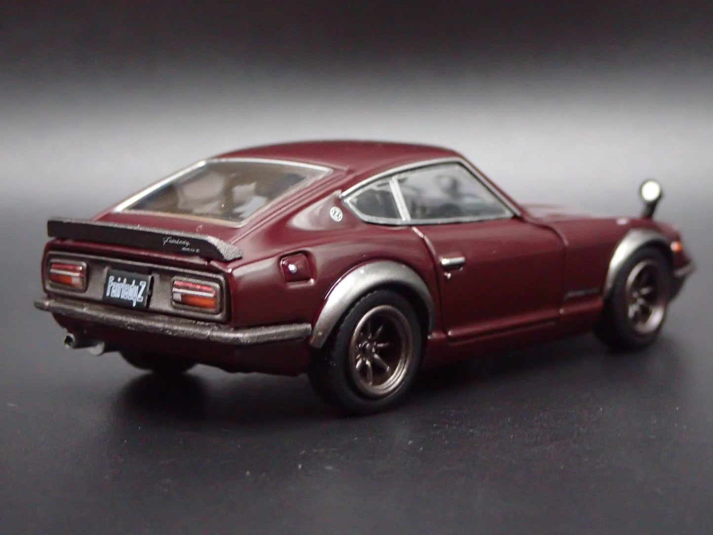 NISSAN FAIRLADY 240ZG HS30 JDM 1/64 SCALE COLLECTIBLE DIORAMA DIECAST MODEL CAR